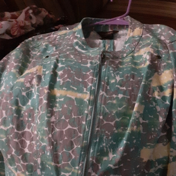 Jacket - Picture 1 of 4